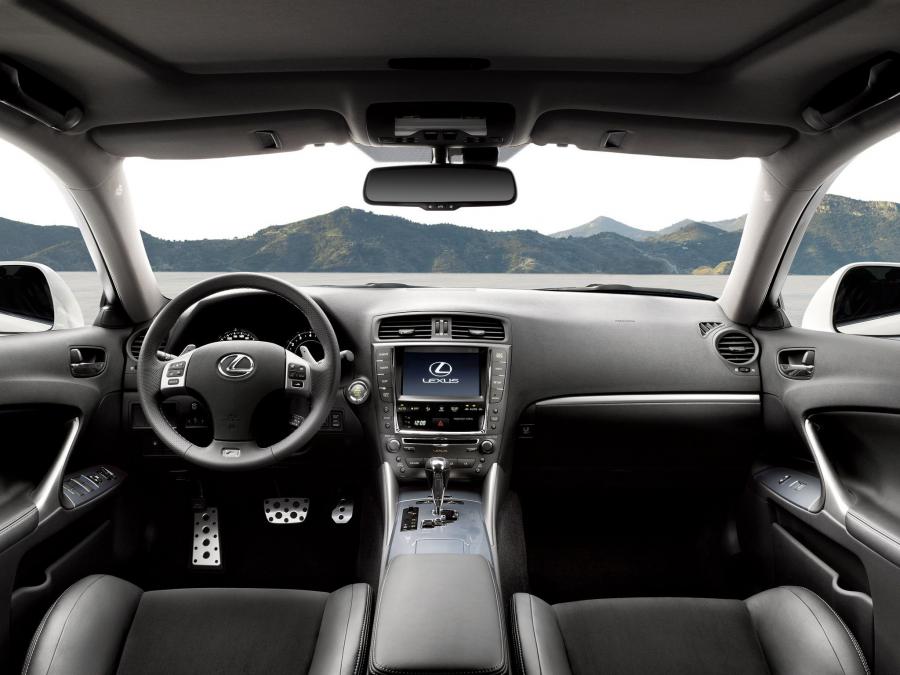  Lexus IS250 F-Sport 2010 года  (EU) (фото 4 из 7)